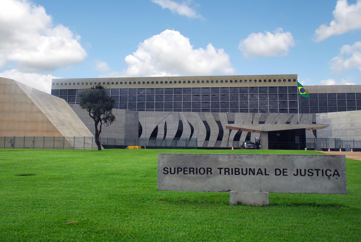 Decisão do Supremo Tribunal de Justiça (STJ) sobre o uso da taxa Selic em condenações civis iniciou nesta quarta-feira (01).